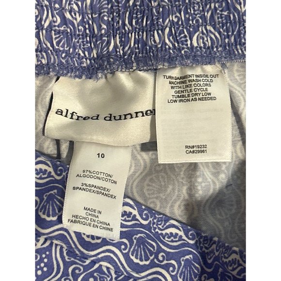 Alfred Dunner, Lavender & White Seashell Print Capri’s Size 10 - Picture 3 of 6